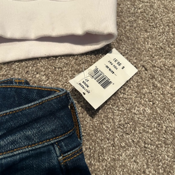 JEANS - Picture 2 of 3